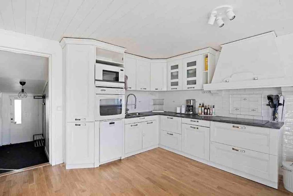Mysigt Hus Med Natur & Jacuzzi I Olofstorp Göteborg Eksteriør bilde