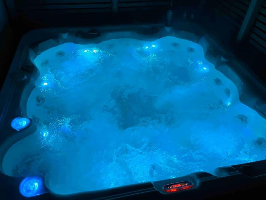 Mysigt Hus Med Natur & Jacuzzi I Olofstorp Göteborg Eksteriør bilde