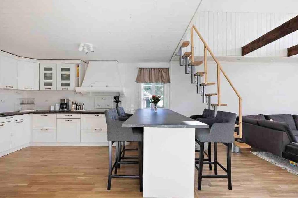 Mysigt Hus Med Natur & Jacuzzi I Olofstorp Göteborg Eksteriør bilde